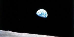 مصرع رائد الفضاء ملتقط صورة “شروق الأرض” من القمر بحادث تحطم طائرة - AARC مصر