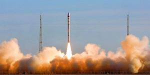 الصين تطلق بنجاح 5 أقمار اصطناعية إلى الفضاء - AARC مصر