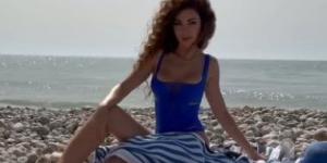 ميريام فارس تسترجع ذكريات أغنية الساحل الشمالى مع الكينج بالرقص على البحر - AARC مصر