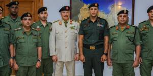 المشير حفتر يستقبل ضباط القوات المُسلحة الذين أكملوا دورة (القادة والأركان) بجمهورية مصر العربية - AARC مصر