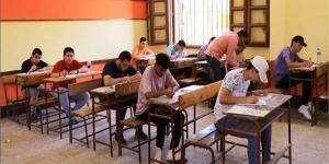 آخر أيام الماراثون.. طلاب الثانوية العامة بالمنوفية يؤدون امتحانات الأحياء والإستاتيكا والفلسفة - AARC مصر