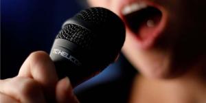تفسير حلم الغناء في المنام وعلاقته بالخسارة المادية والمصائب - AARC مصر