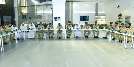 اجتماع القيادات العليا في شرطة دبي يناقش تطوير مسيرة العمل - AARC مصر
