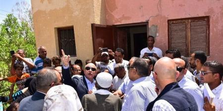 محافظ الأقصر يتابع مشروعات الإسكان خلال تفقده مدينة الطود - AARC مصر